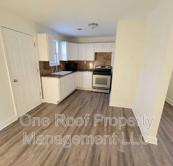 2633 S 49th St — Photo 5