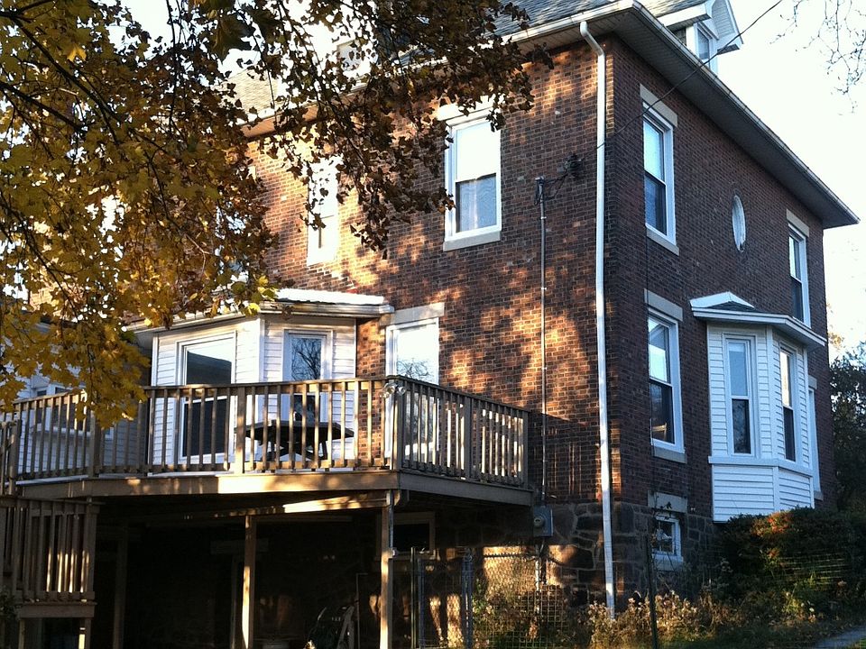 2nd image of 97 N 3rd Ave
