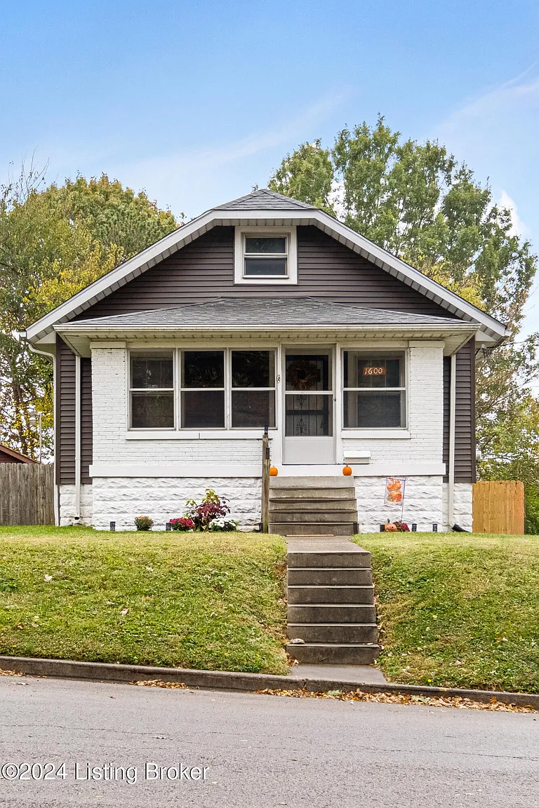 1600 Lincoln Ave photo 1