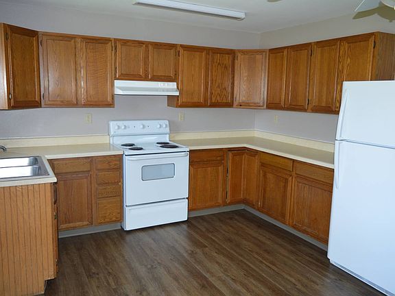 5th image of 115 10th Ave NW