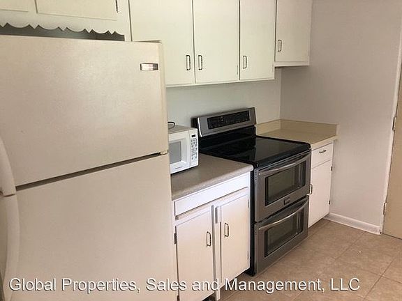 2nd image of 800 Norman Dr