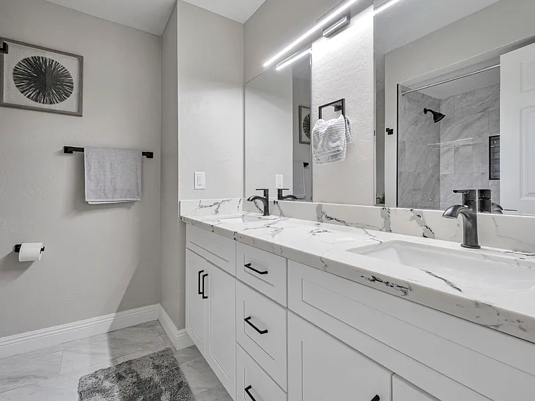 2203 W Palomino Dr — Photo 21