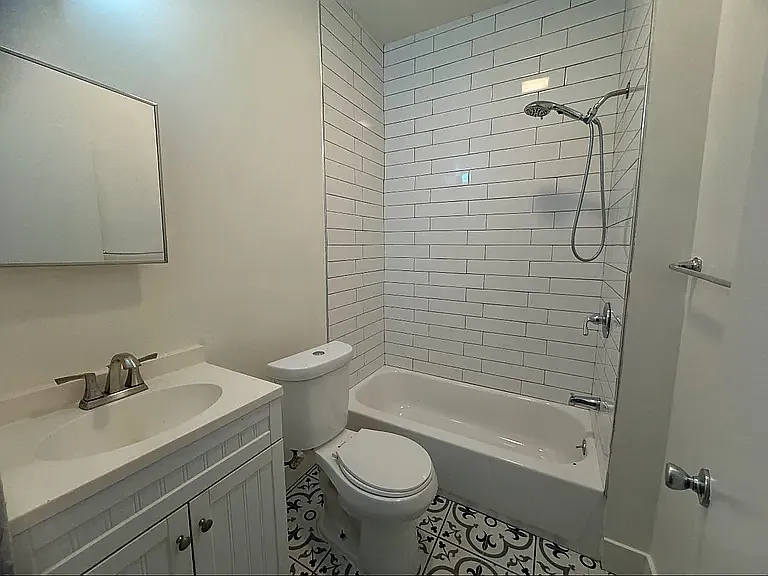 1303 S Vermont Ave #6 — Photo 6