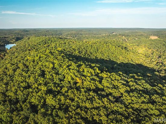 10005 Fulton Rd, Bourbon, MO 65441