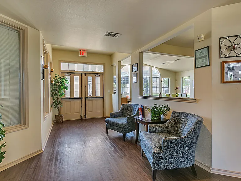 Paradise Oaks Apartments — Photo 15