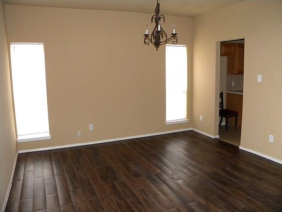 5th image of 224 Brookdale Dr