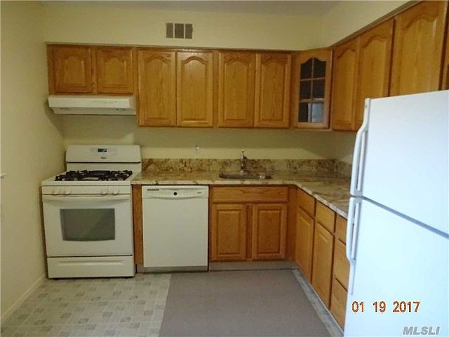 1st image of 164 Pointe Cir N
