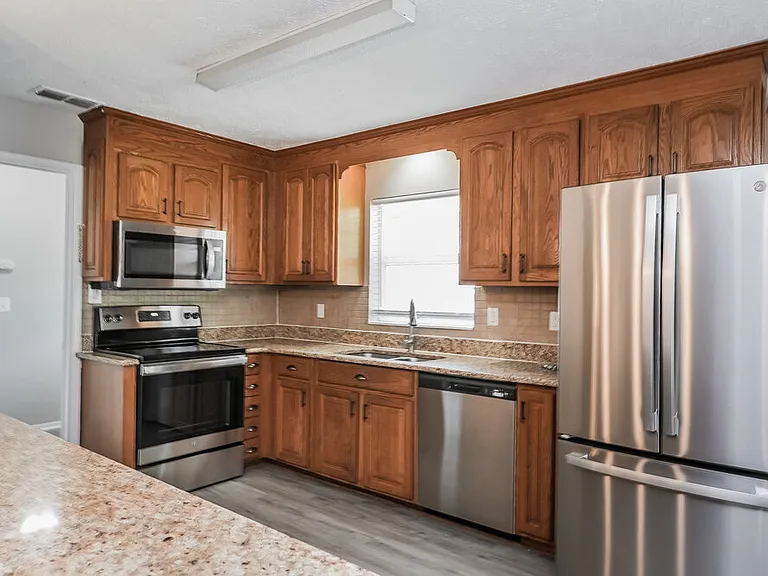 13403 Woodward Dr — Photo 7