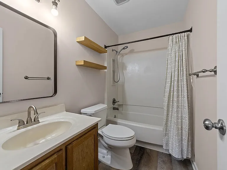 102 Shady Spring Pl — Photo 13