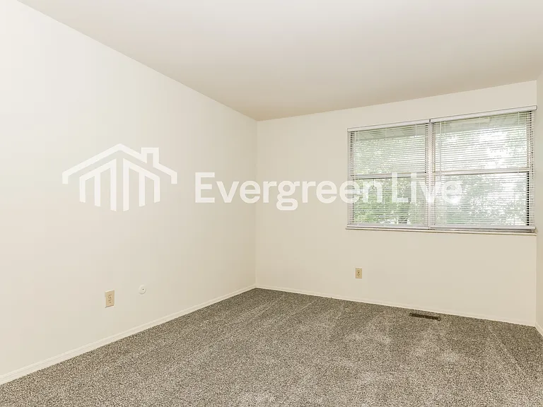 7775 Mount Hood Dr — Photo 11