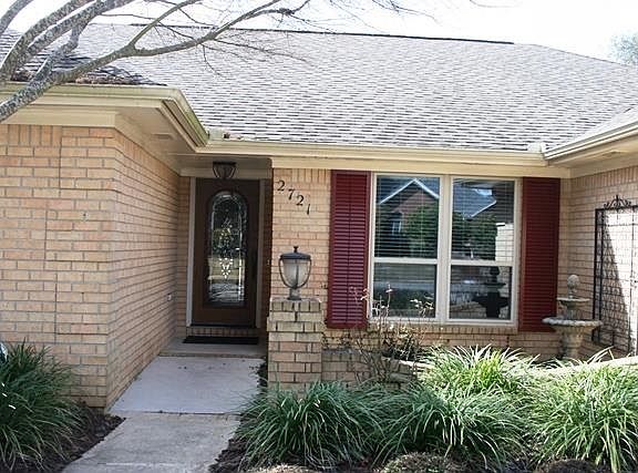 2nd image of 2721 Semoran Dr