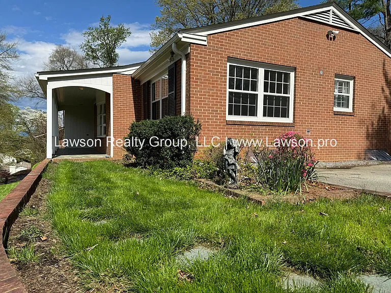 3074 Carolina Ave SW — Photo 4