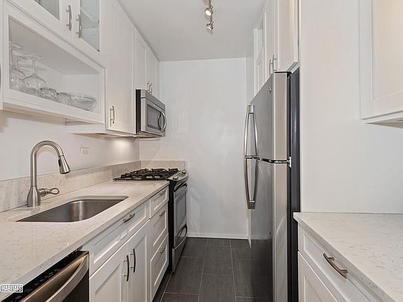 3rd image of 140 W End Ave #16R