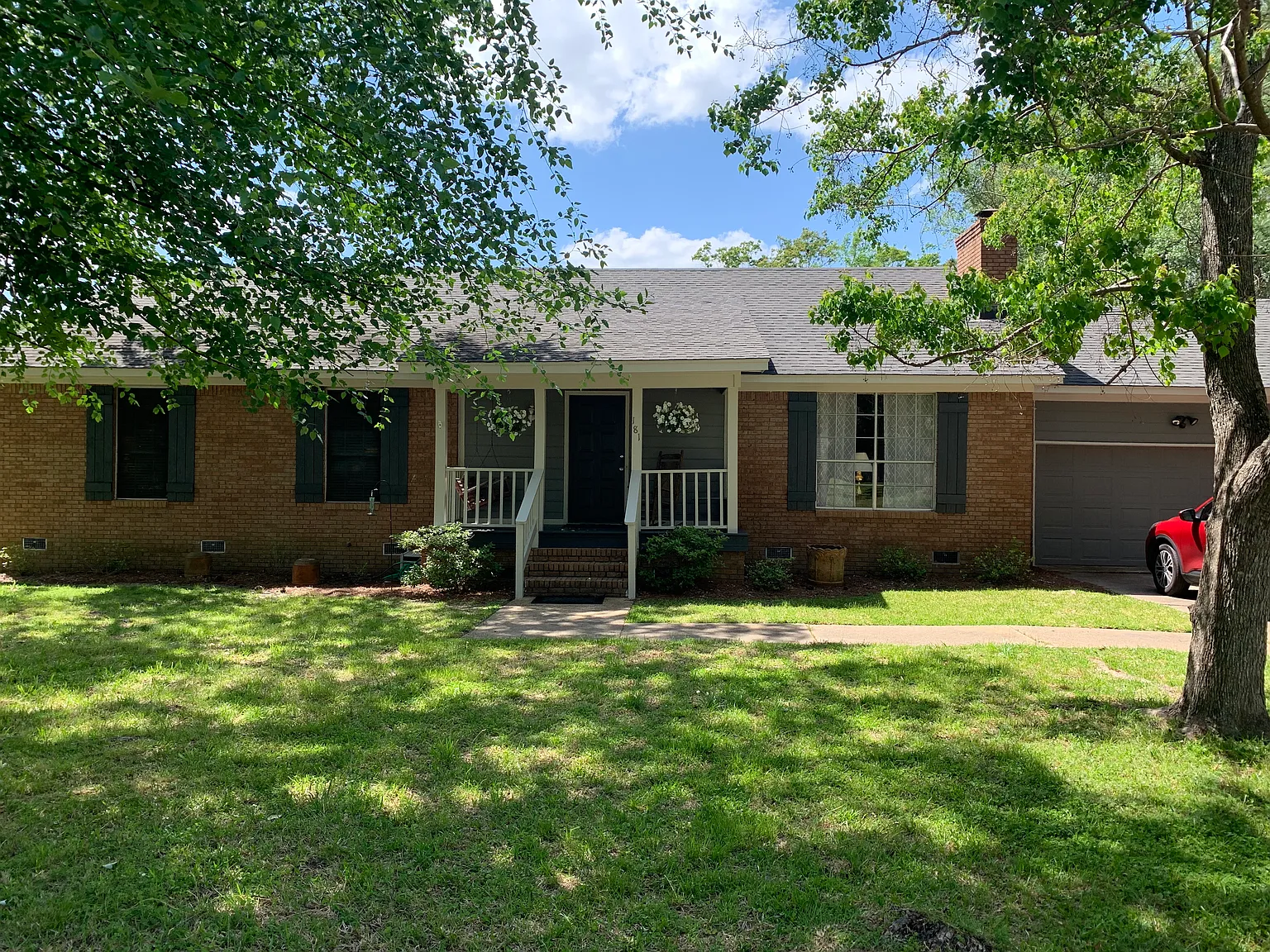 181 Stonegate Drive — Photo 2