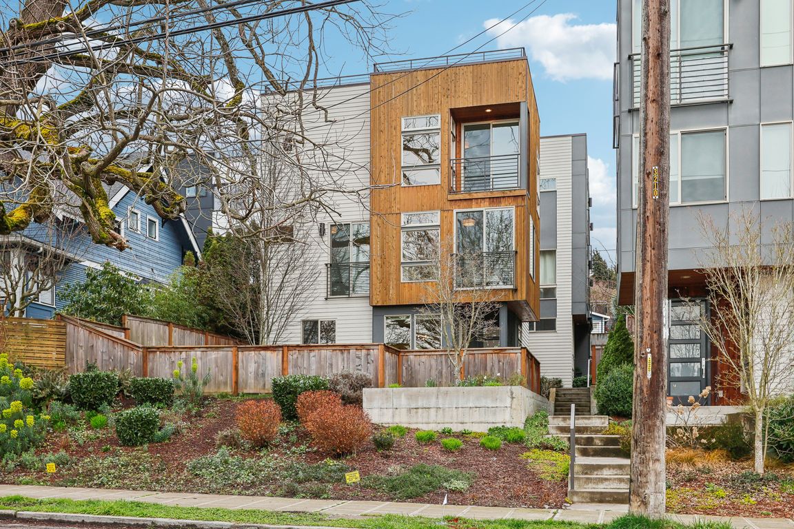 14th Ave W-001