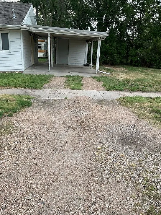2 bed, 720 sqft, $900 — Photo 2
