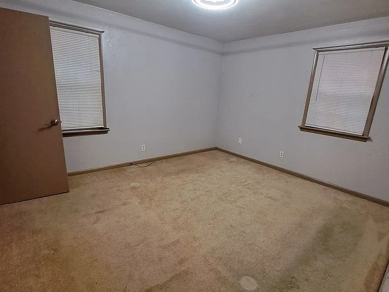 242 & 244 Hurdle Dr — Photo 14