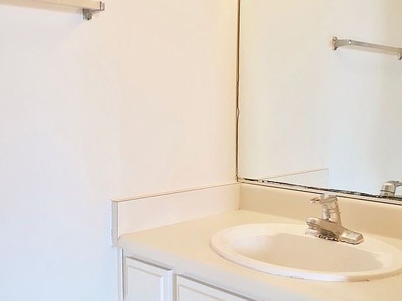 4th image of 5309 Riverton Ave APT 2
