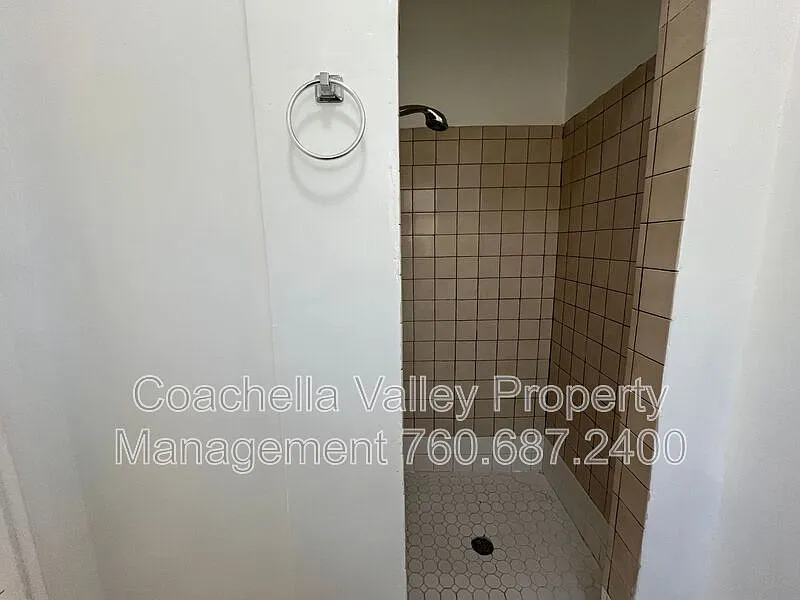 Studio, 1.0 bath, $995 — Photo 4