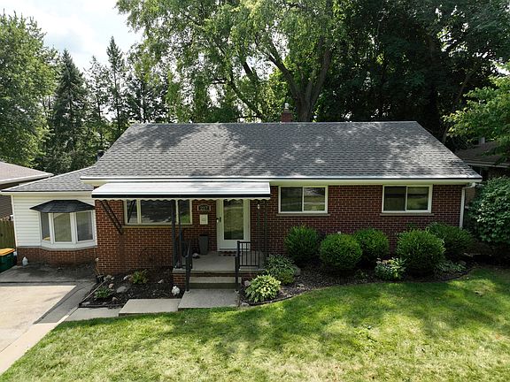 4th image of 217 W McKay St