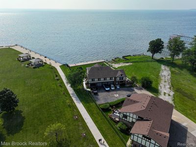 104 Lac Sainte Claire Dr, Saint Clair Shores, MI, 48082