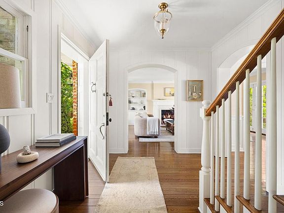 5th image of 521 Bradford St