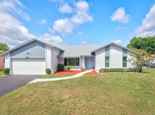 833 W Plantation Cir, Plantation, FL 33324