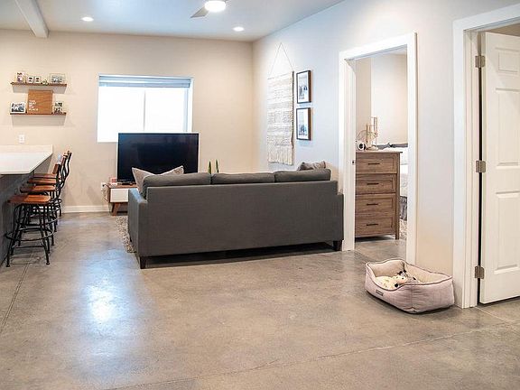 5th image of 1108 Longstaff St #B