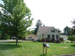 471 E Pleasant Ave, Ellsworth, WI 54011