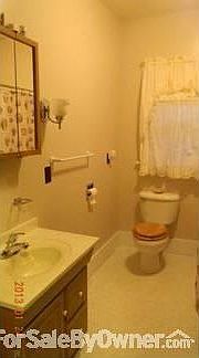 Bathroom Main Floor
						:
						Large bathroom with Jucuzzi Bathtub