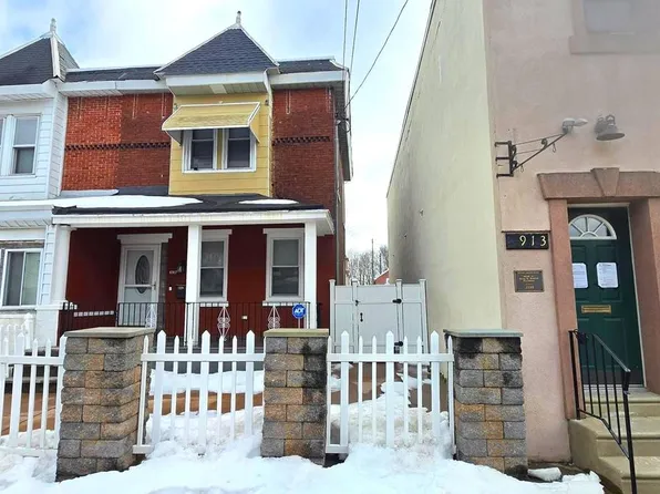 6917 Tulip St, Philadelphia, PA 19135