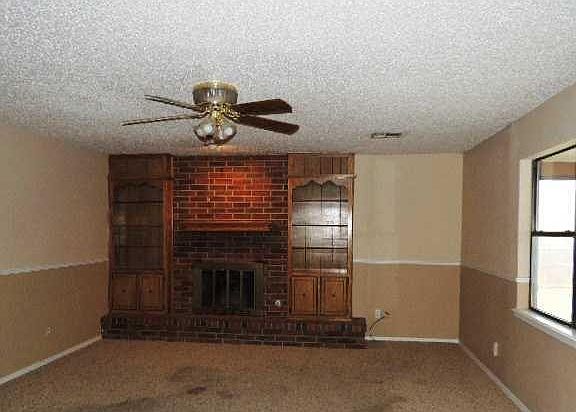 3rd image of 1828 Briarhill Dr