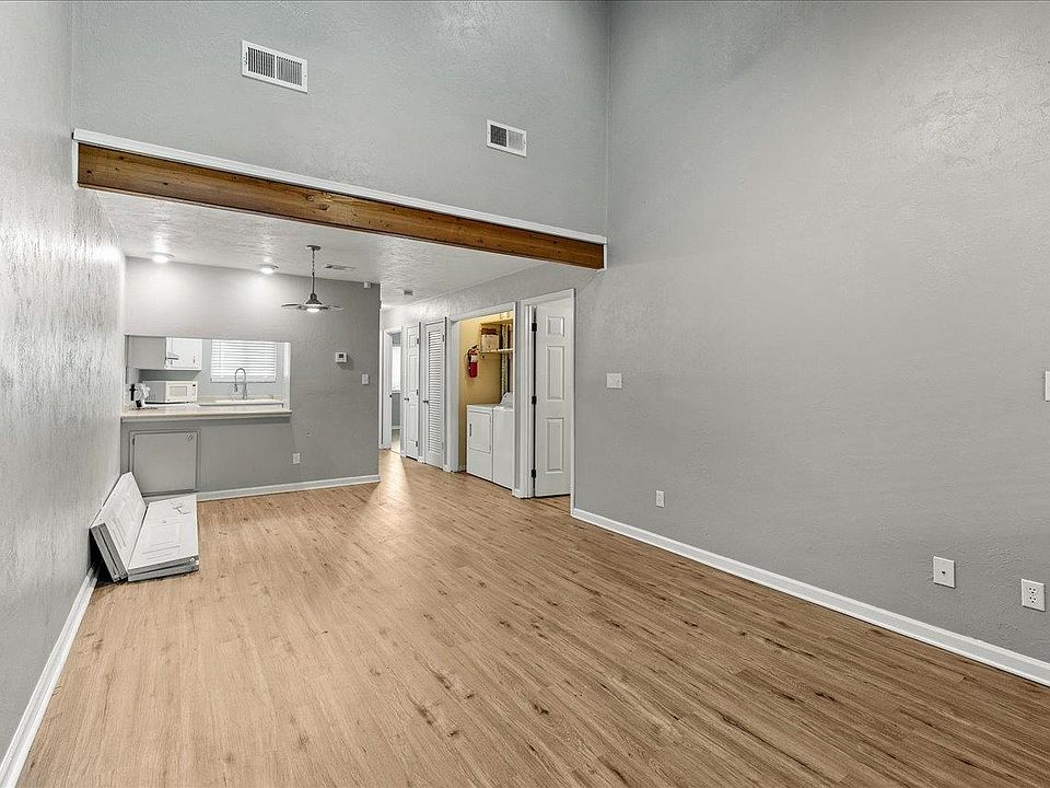 1st image of 216 Dixie Dr APT B4