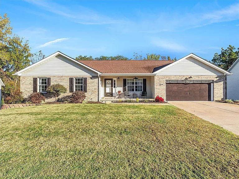 2109 Brookview Ct — Photo 3