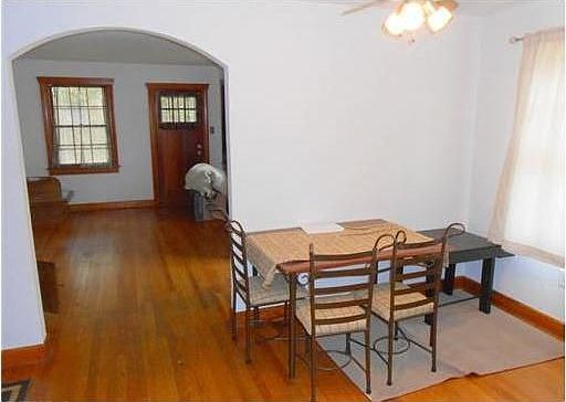3rd image of 324 N Oceana Blvd