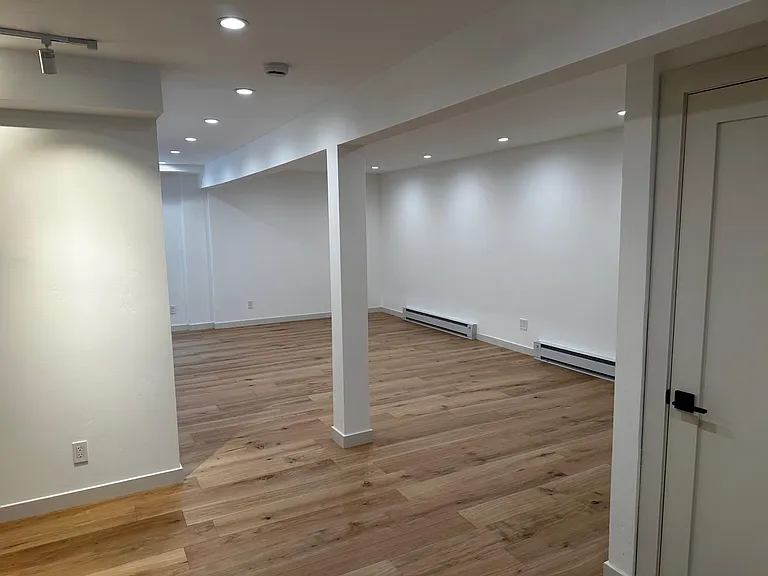 225 Eagle Dr #9C — Photo 3