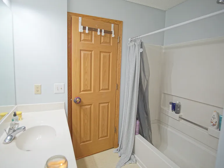 10776 Vale St NW — Photo 11