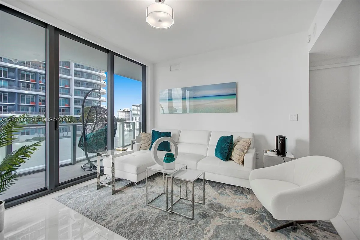 Building Photo - 1300 S Miami Ave #1407