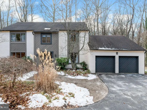 21 S Longpoint Ln, Rose Valley, PA 19063