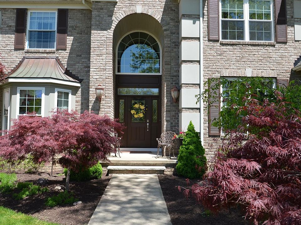 1st image of 341 Harbor Ct