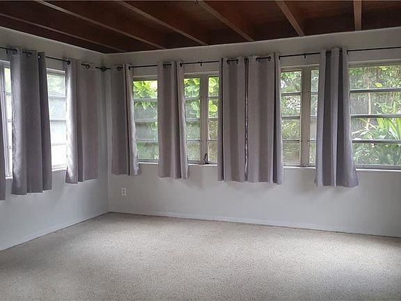 3rd image of 300 Glenmont Dr E