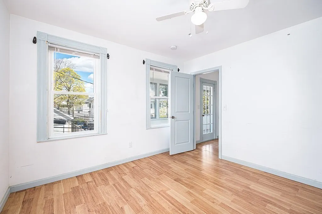 4 bed, 1400 sqft, $3,550 — Photo 4