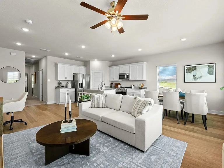 7207 Magnolia Vlg #101 — Photo 4