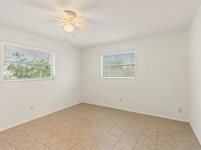 1248 Lazy Lake Rd W — Photo 10