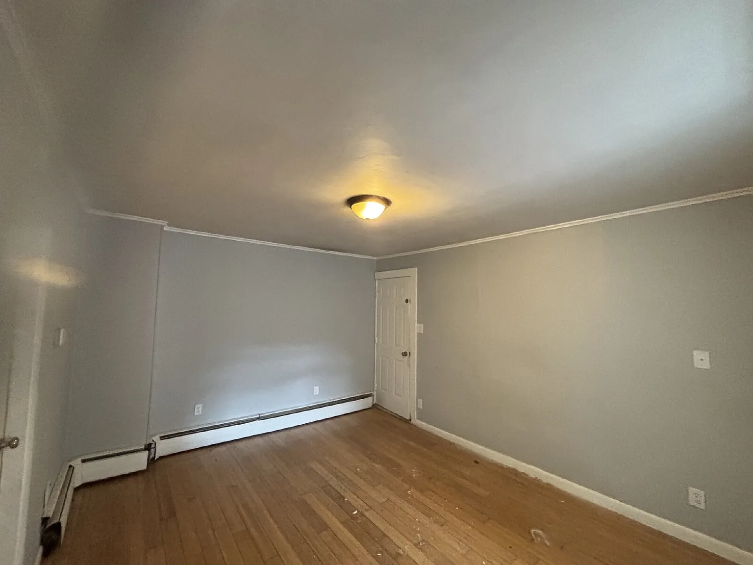2 bed, 1.0 bath, 1050 sqft, $1,400 — Photo 3