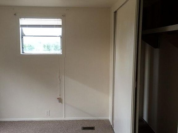 5th image of 2871 Louis Ave