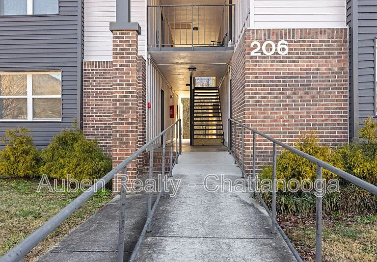 200 Eveningside Dr #4 — Photo 4