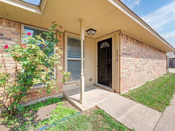 3rd image of 2319 Indigo Ln