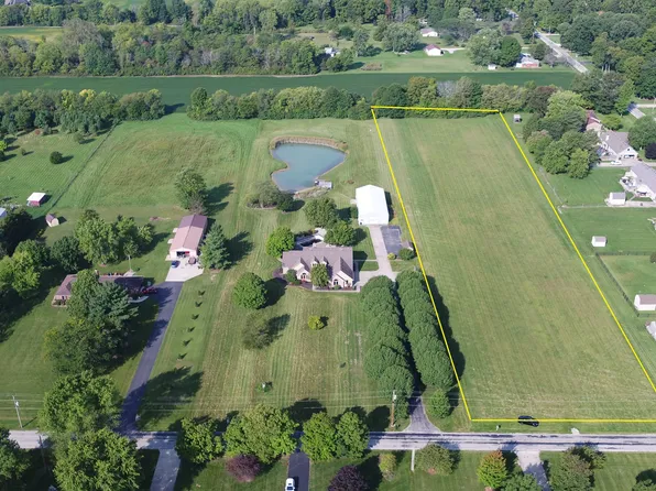 950 N 300 W, Greenfield, IN 46140