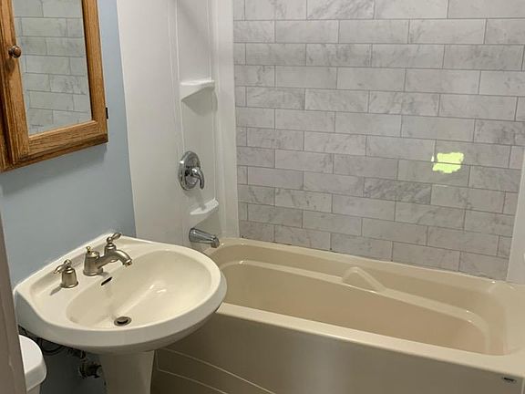 4th image of 17 Shelley Ct #17